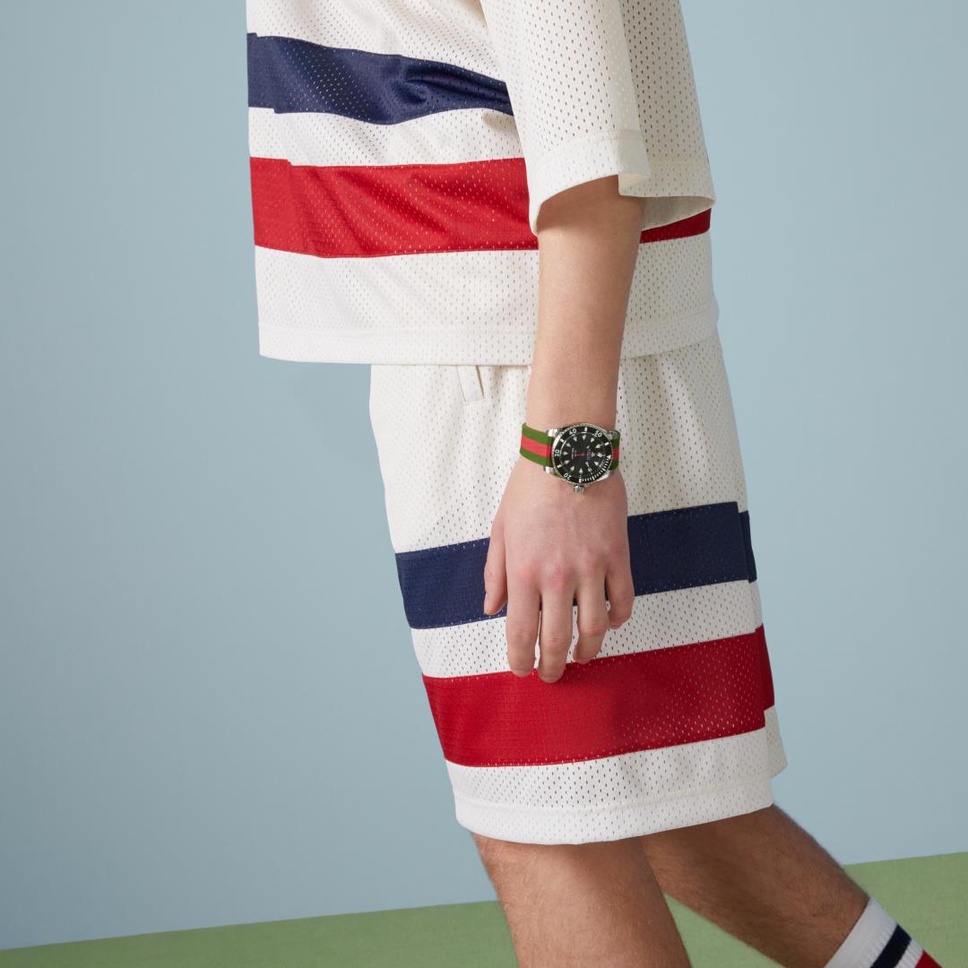 Men's Gucci Dive Watch (YA136349).