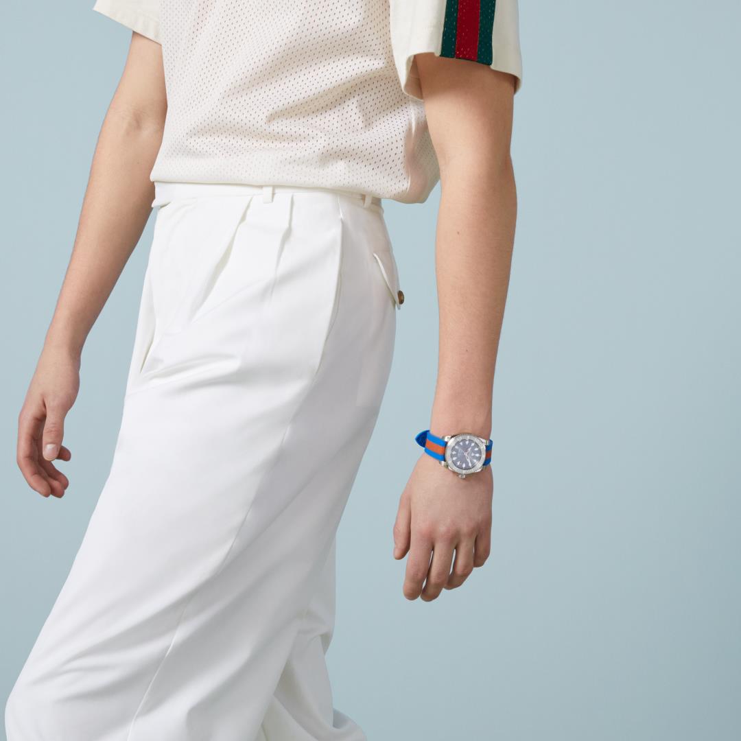 Men's Gucci Dive Watch (YA136352).