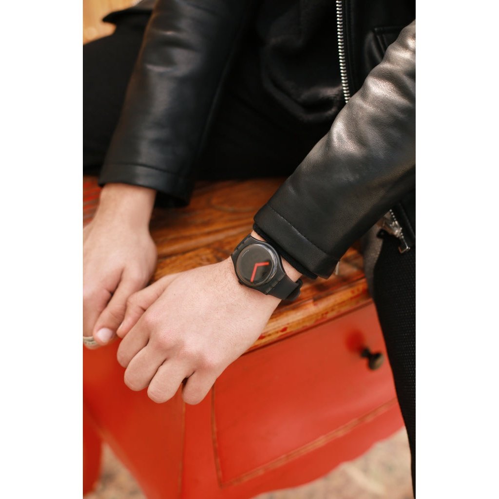 BLACK BLUR Swatch