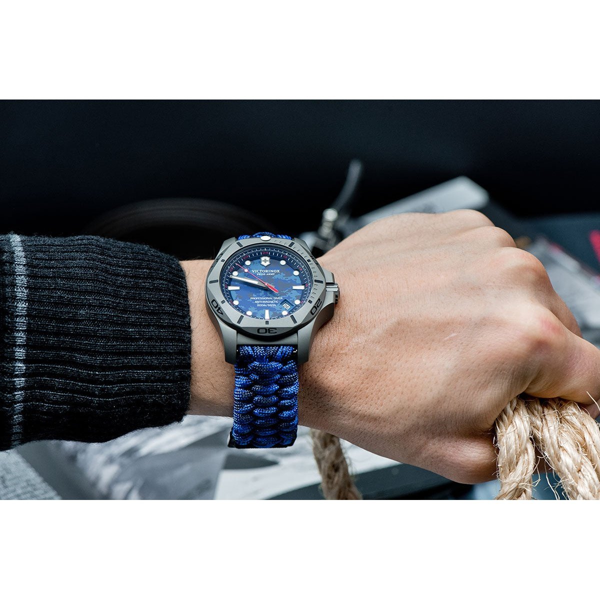 Men's I.N.O.X. Professional Diver Watch 241813 Victorinox Swiss Army