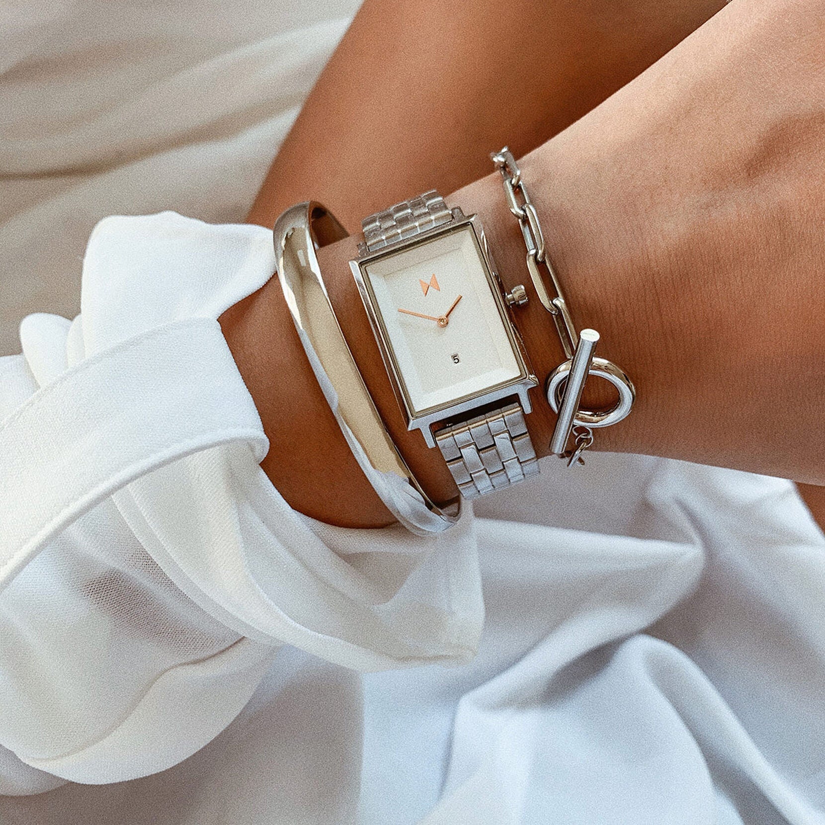Ladies Signature Square Watch 28000117-D MVMT