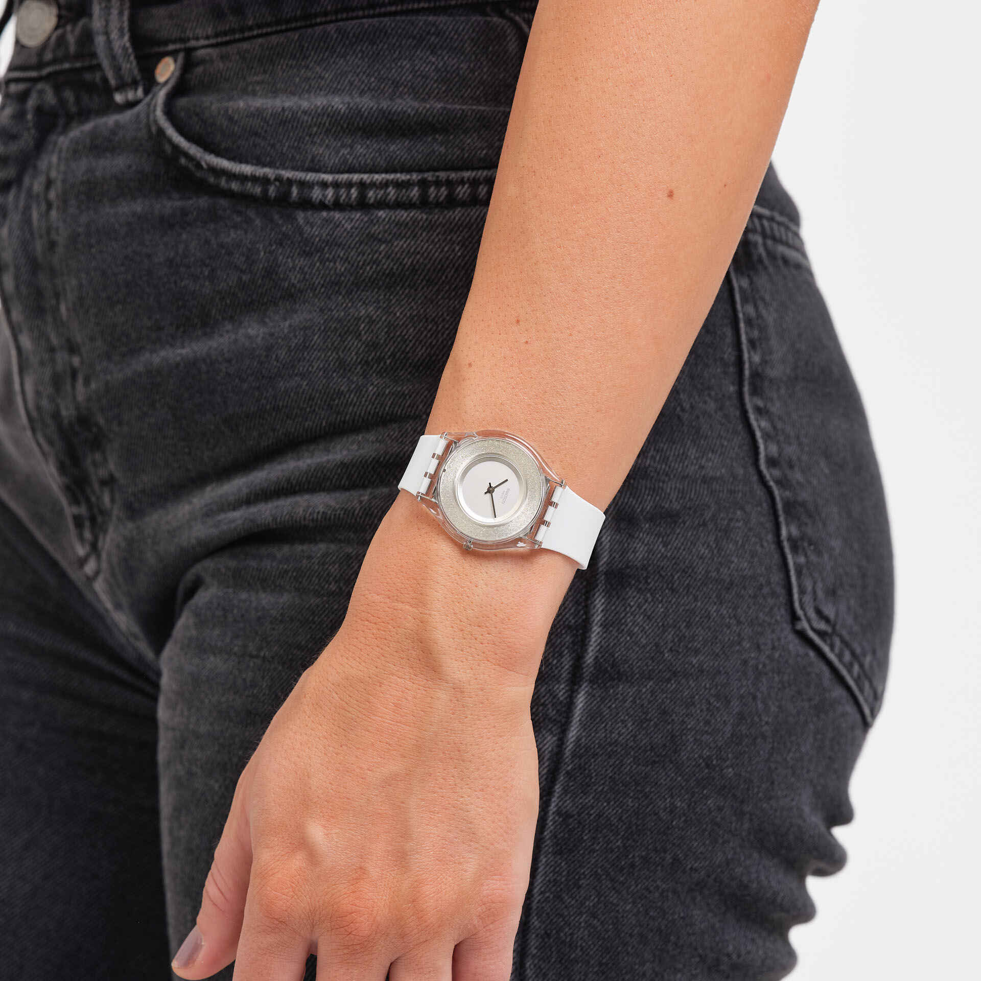 MAGI WHITE Swatch