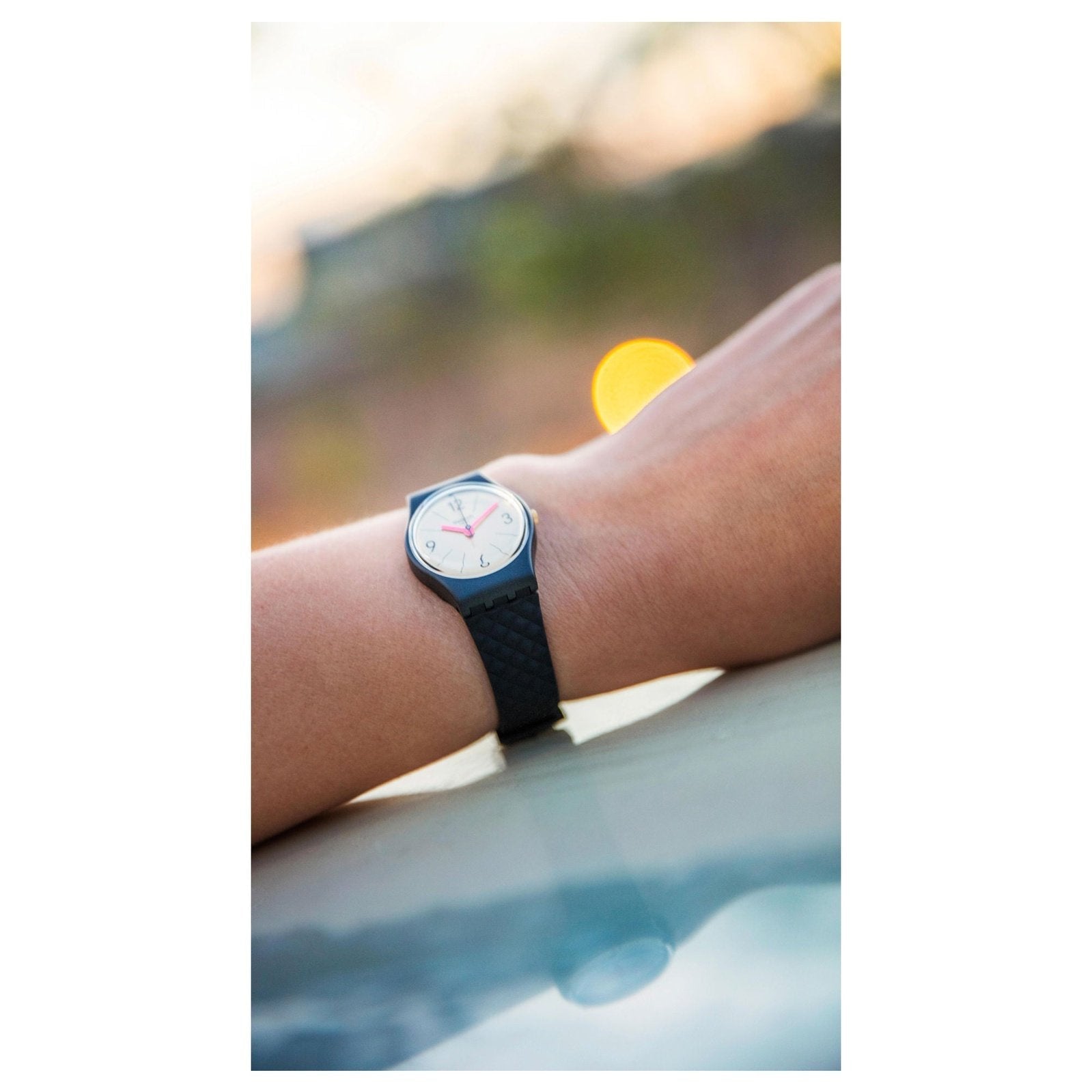 LUXY BAROK Swatch