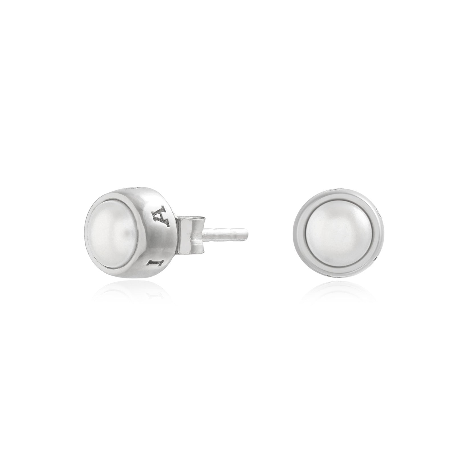 Ladies Classics Pearls Studs OBJCOE217 Olivia Burton